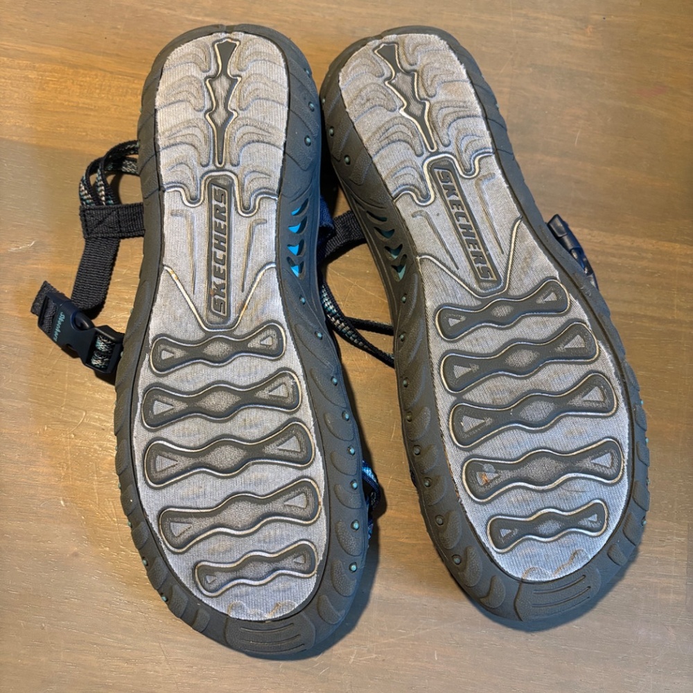 Sketchers sandals - Picture 3 of 3